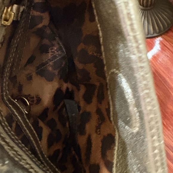 Gold Leather Crossbody Bag - Designer Style - Picture 5 of 5